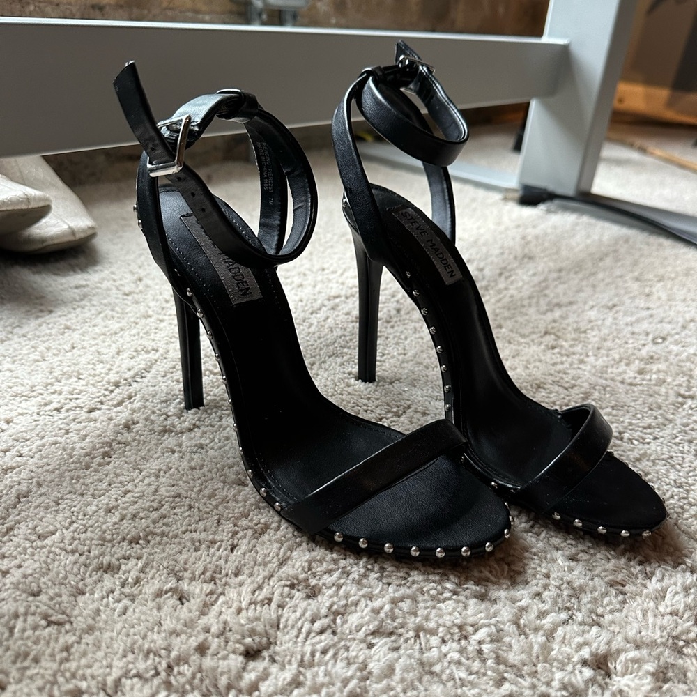 Steve Madden black heels